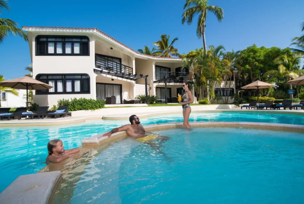 Lifestyle Holidays Vacation Club at Puerto Plata Royal Suites Pool