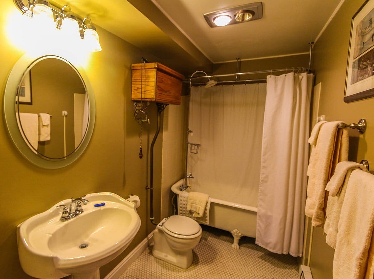 Park Hotel Condominiums Bathroom