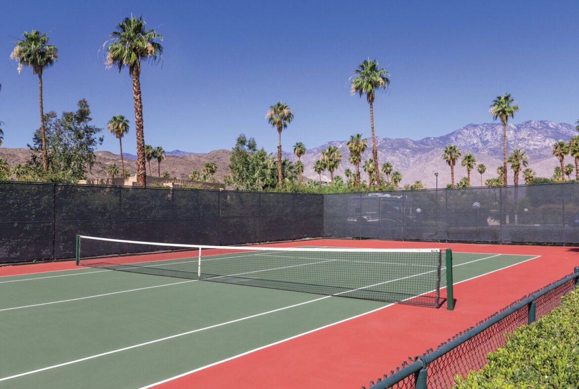 Plaza Resort And Spa Tennis Courts