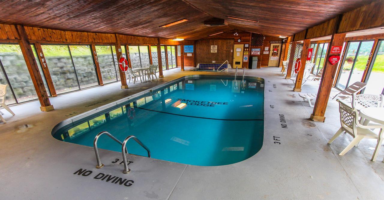 Smoketree Lodge Pool