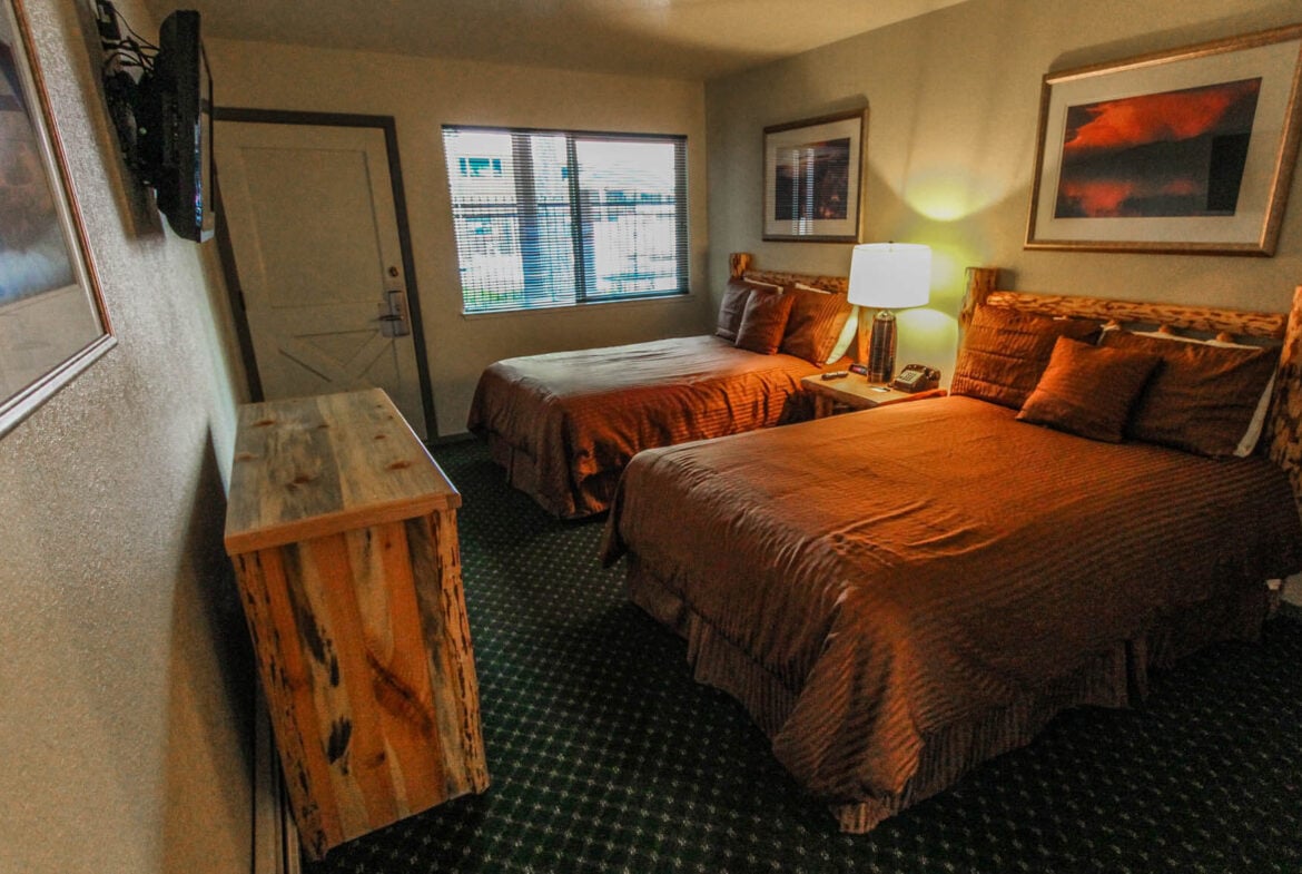 The Lodge At Lake Tahoe Bedroom