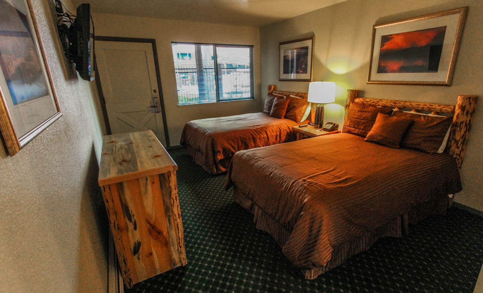 The Lodge At Lake Tahoe Bedroom