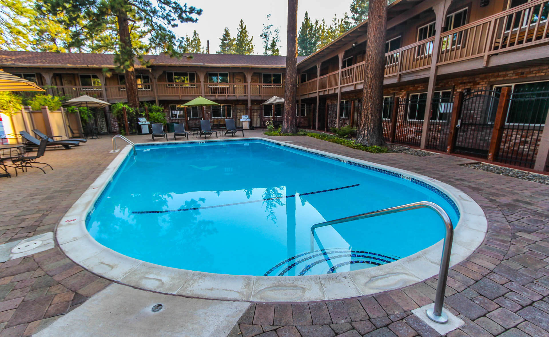 The Lodge At Lake Tahoe Pool