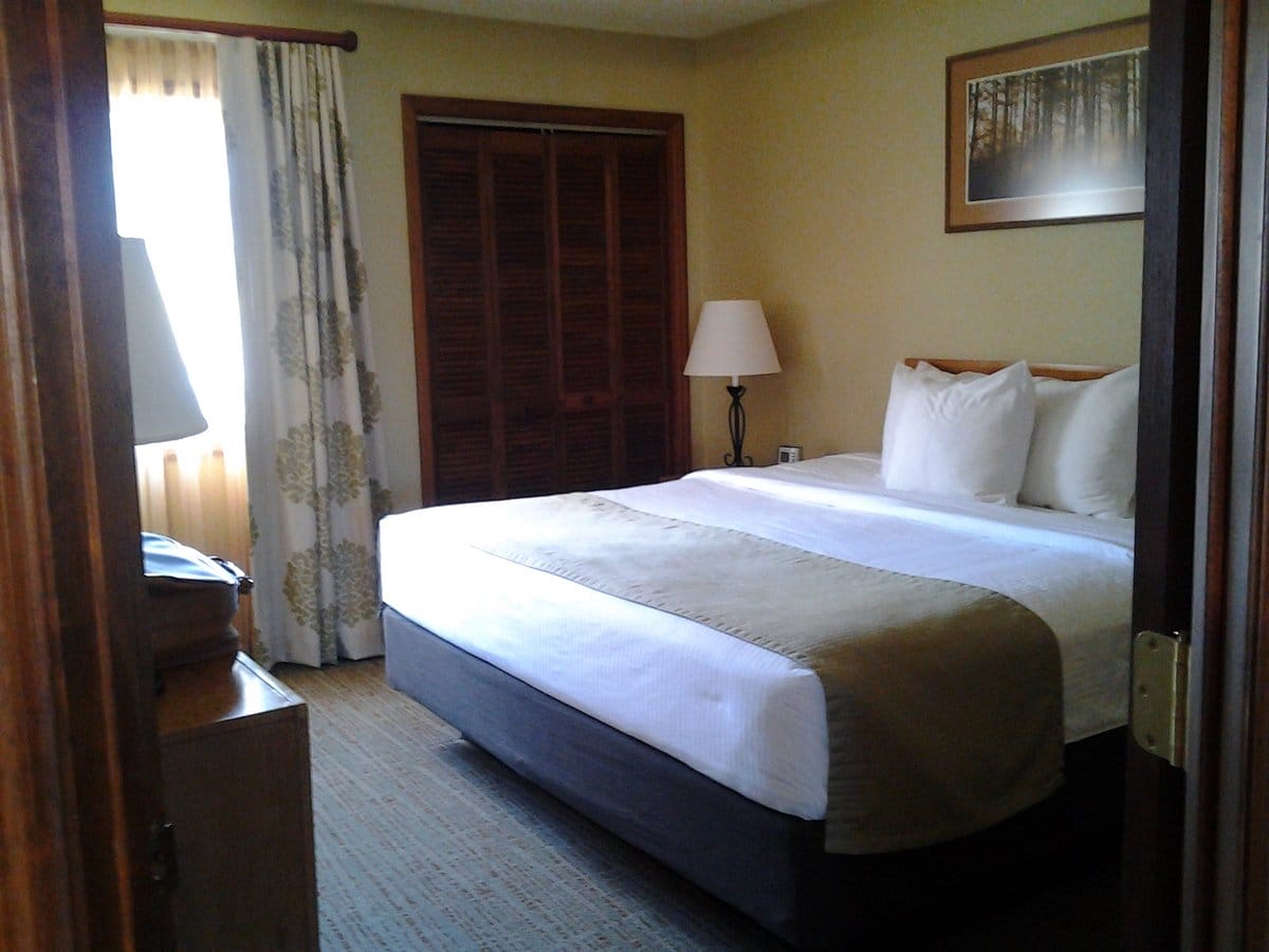 Wyndham Resort At Fairfield Mountains bedroom