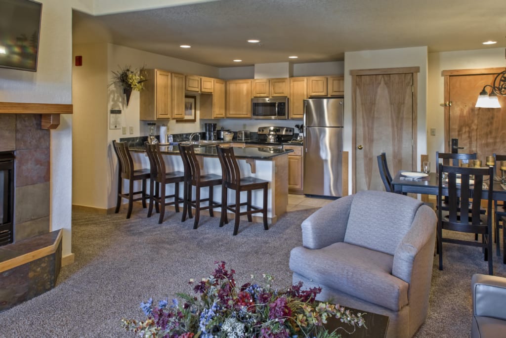 Grand Timber Lodge Suite With Private Balconies