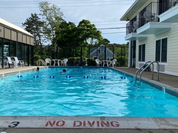 holly tree resort hotel yarmouth massachusetts