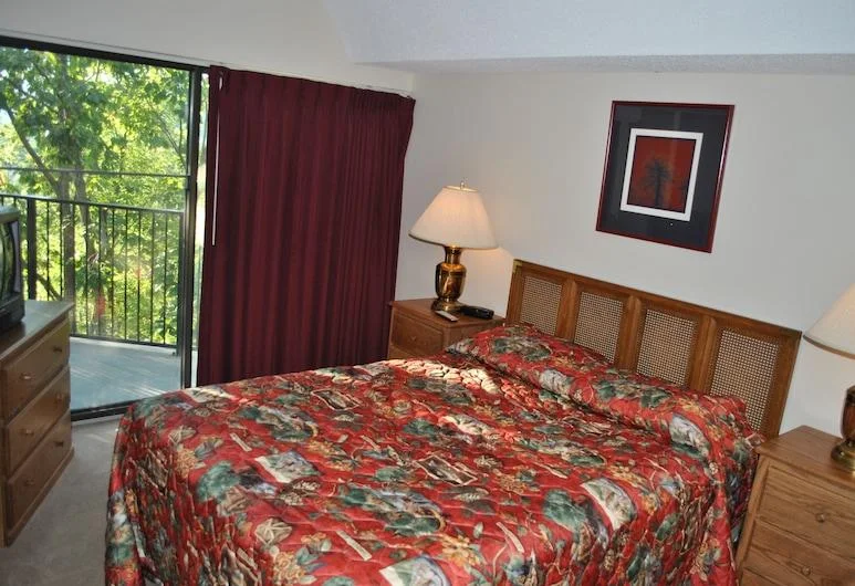 Laurel Point Resort Bedroom