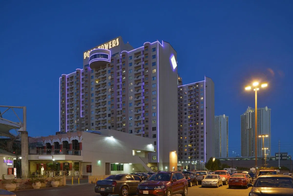 Diamond Resorts in Las Vegas: Polo Towers Exterior