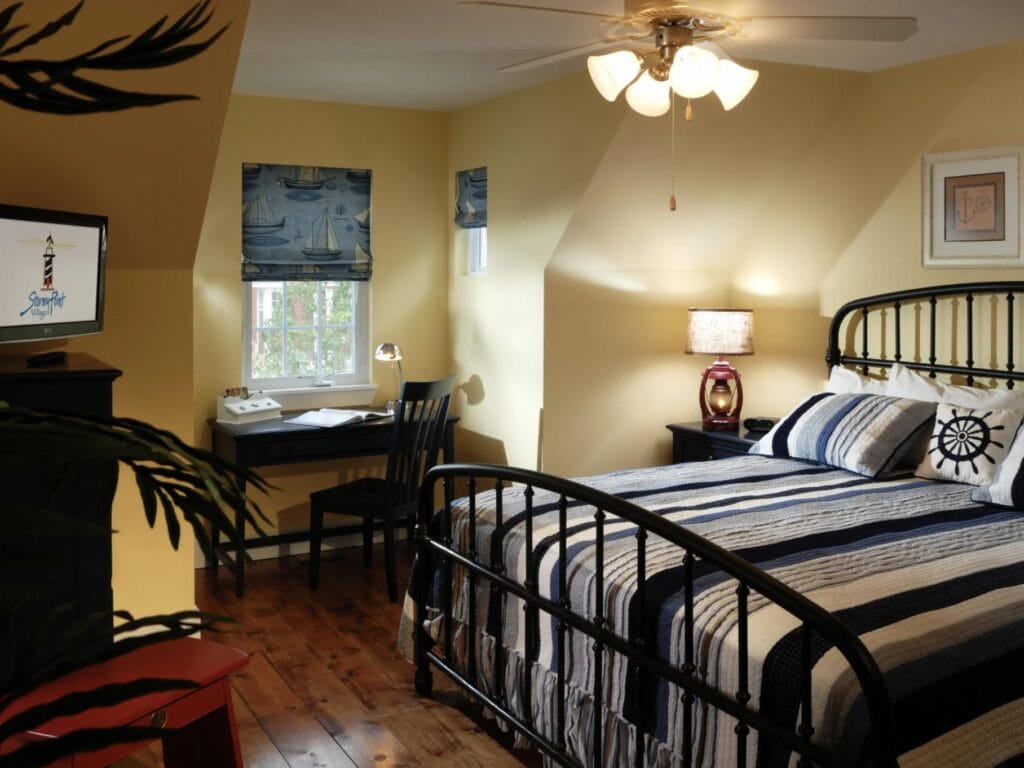 Capital Vacations Club Resorts Exchange: Stormy Point Village Bedroom
