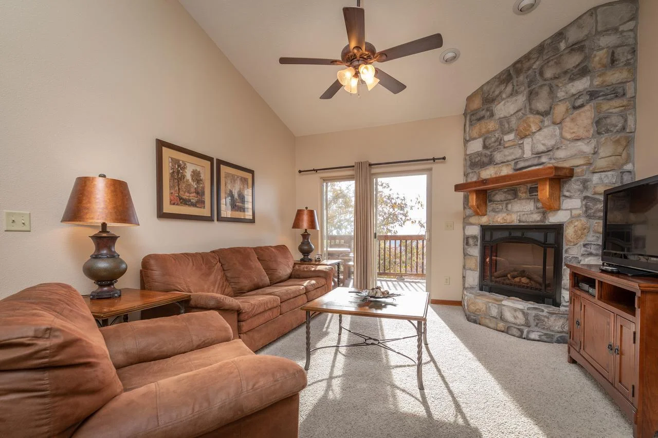 Crowne View Lodges Living Room