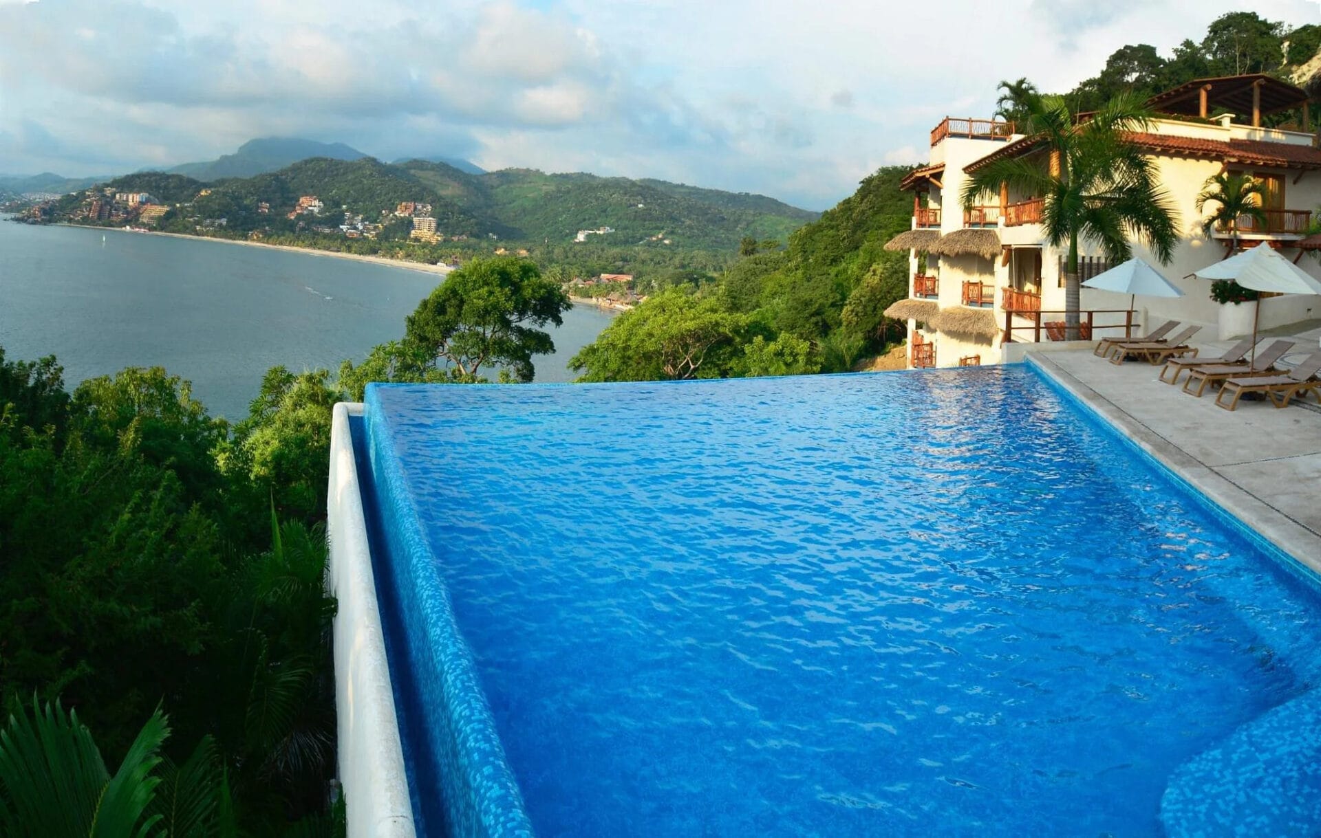 Pacifica Grand Resort & Spa Zihuatanejo Pool View