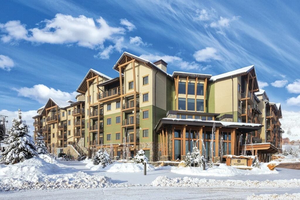 Pros and Cons of Wyndham Timeshare: Club Wyndham Park City Exterior 