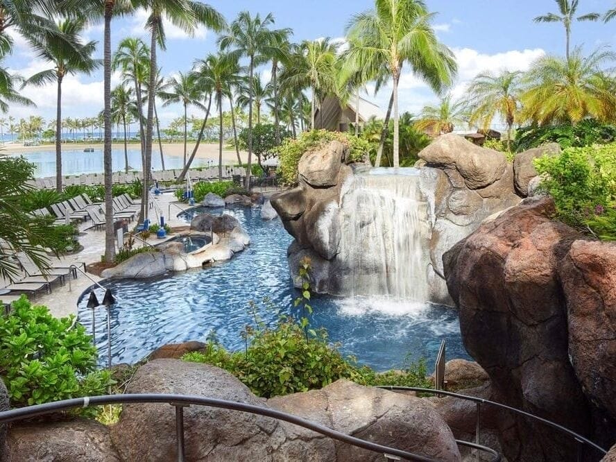Family-Friendly Resorts in Hawaii grand waikikian pool