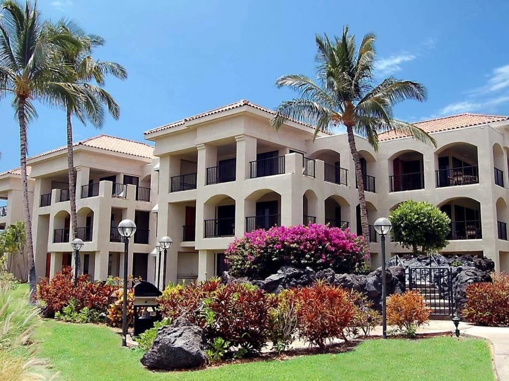 family-friendly resorts in hawaii bay club