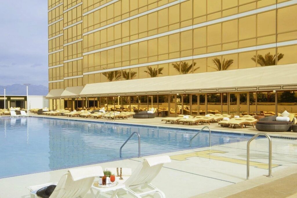 Hilton Grand Vacations at Trump International Hotel pool