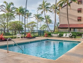 kapaa shore swimming pool