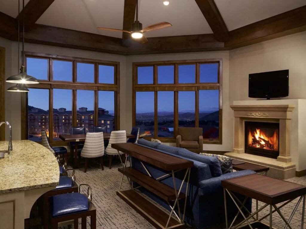 Hilton Sunrise Lodge Park City living room