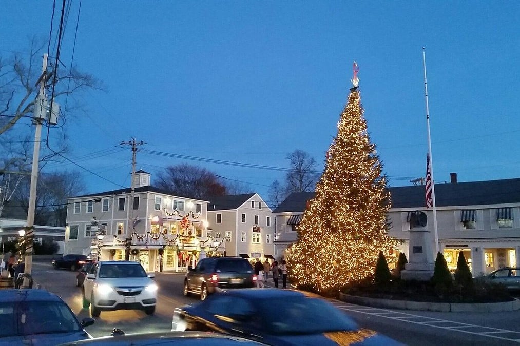 Small-Town Christmas Kennebunkport: Town Square