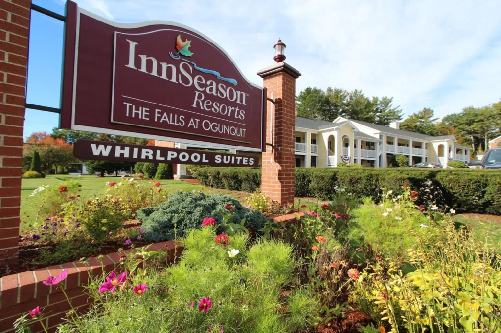 Small-Town Christmas Resorts: Innseason Resorts – The Falls At Ogunquit