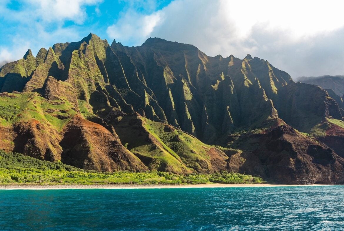 hawaii: best places to travel in winter