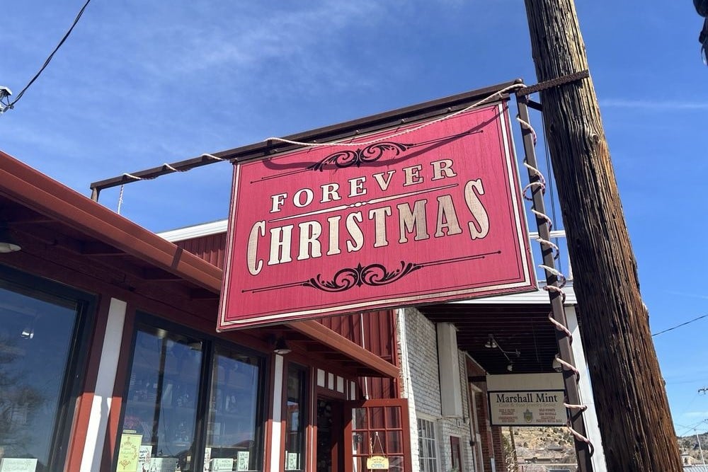 Small-Town Christmas Virginia City: Forever Christmas