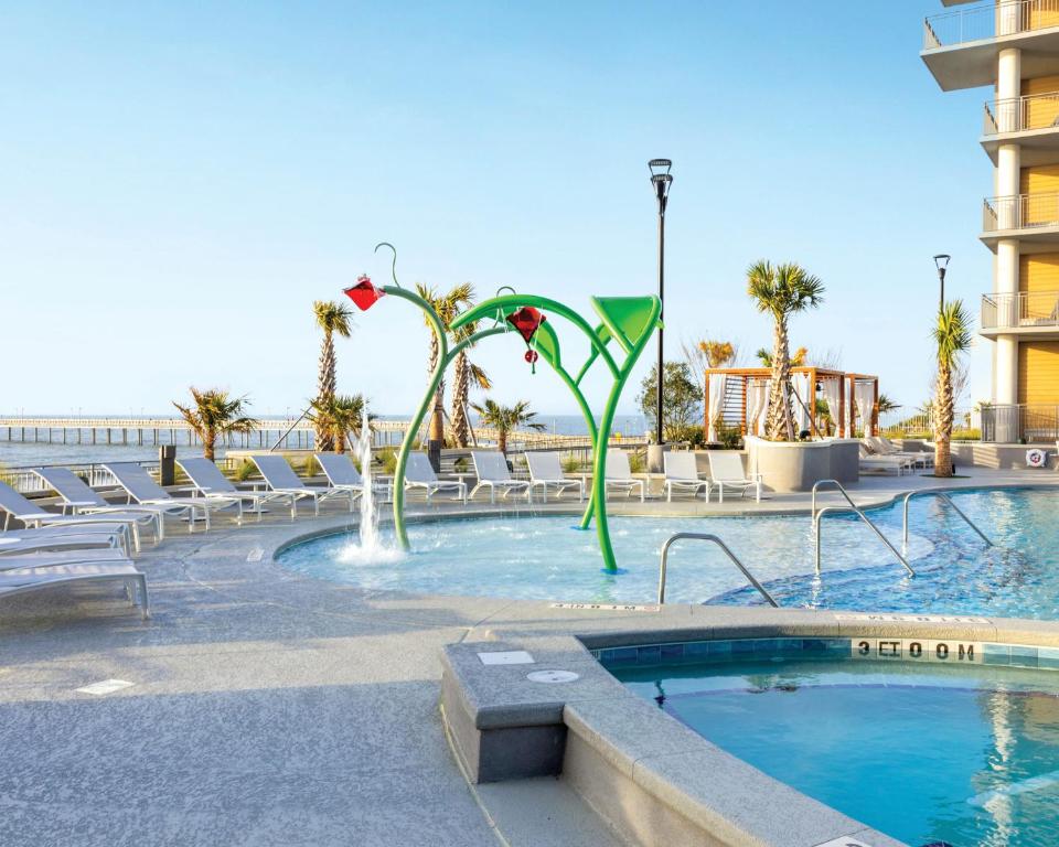 Holiday Inn Club Vacations Myrtle Beach Oceanfront Splash Pool