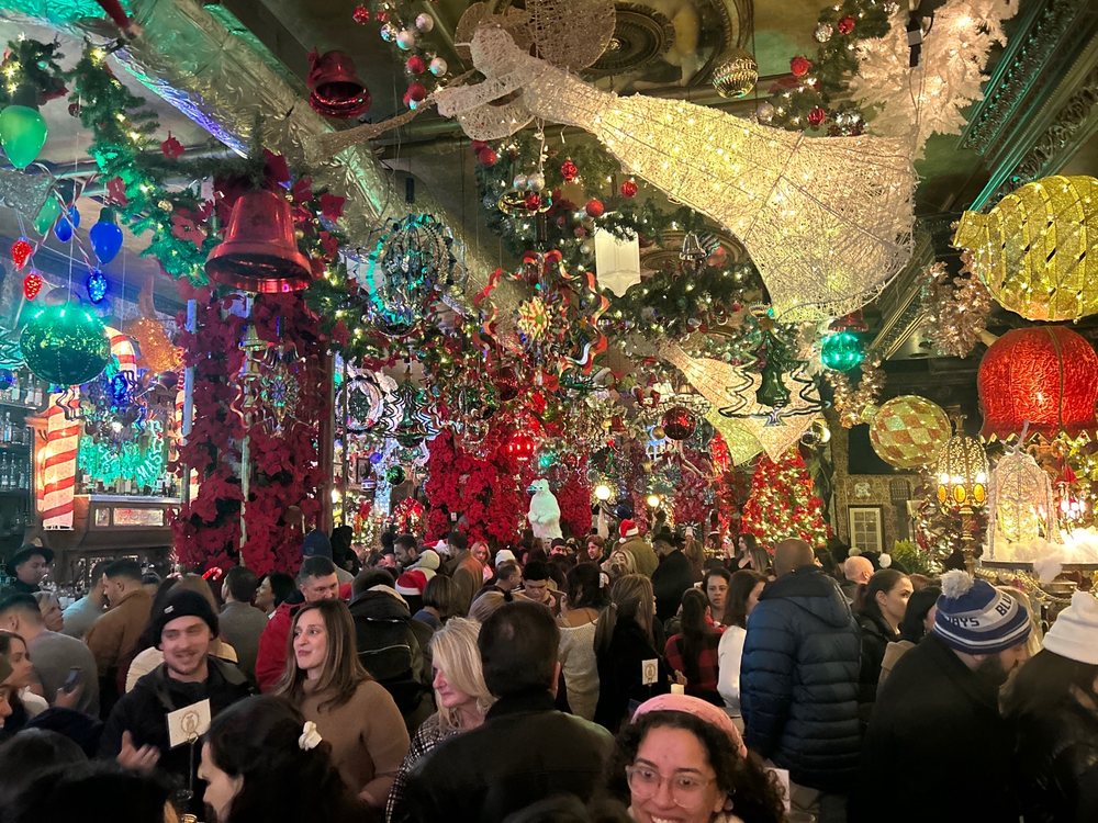 Christmas in New York City: Oscar Wilde