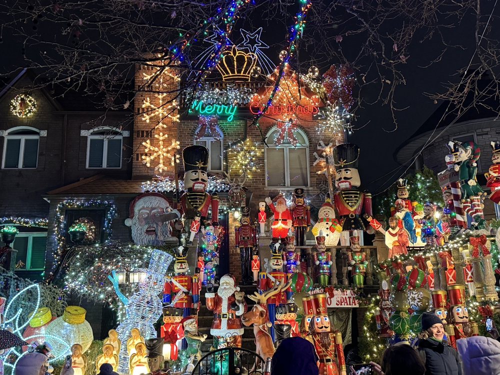 Christmas in New York City: Dyker Heights Christmas Lights