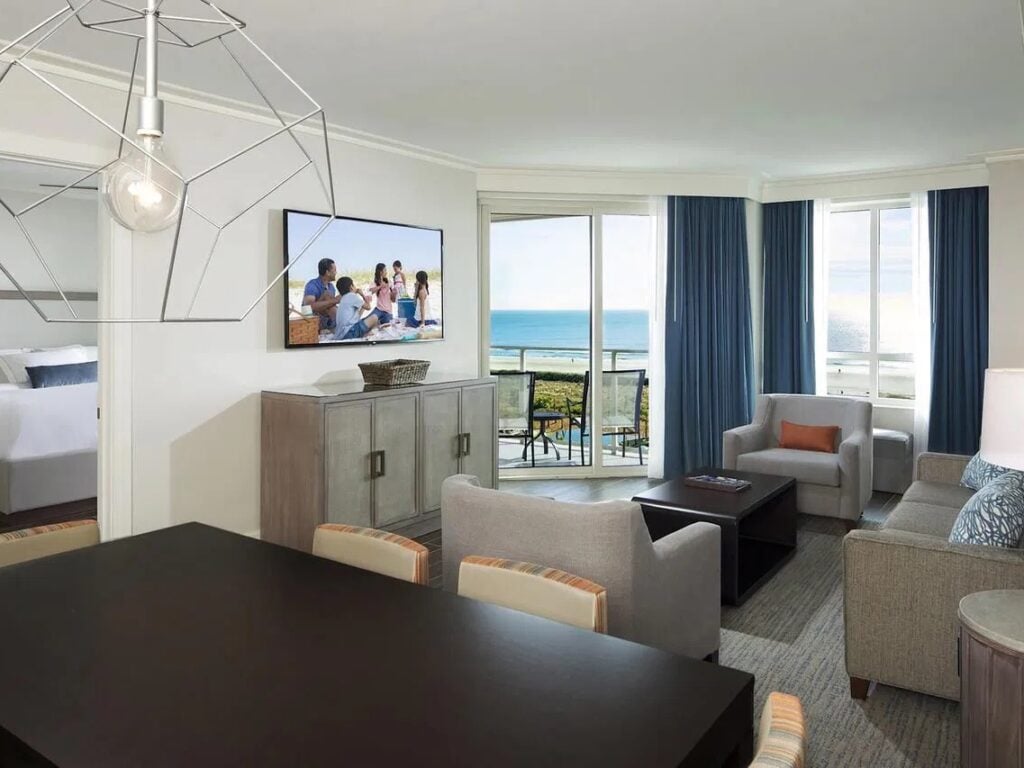 Ocean Oak Resort by Hilton Grand Vacations living room