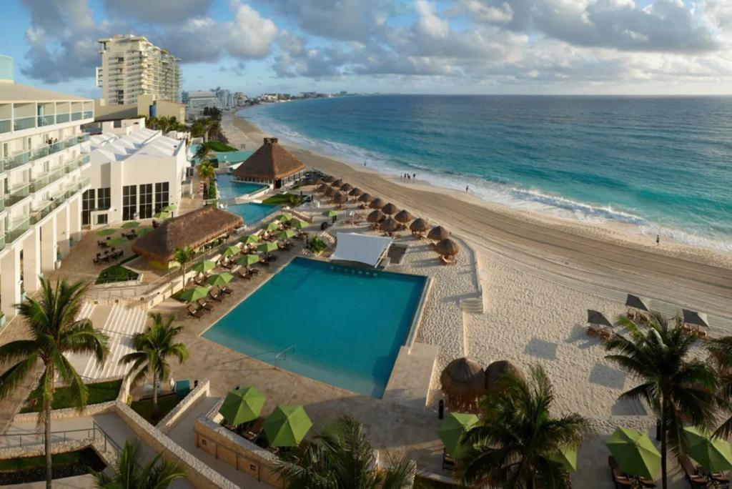 The Westin Cancun Resort Villas & Spa Pool